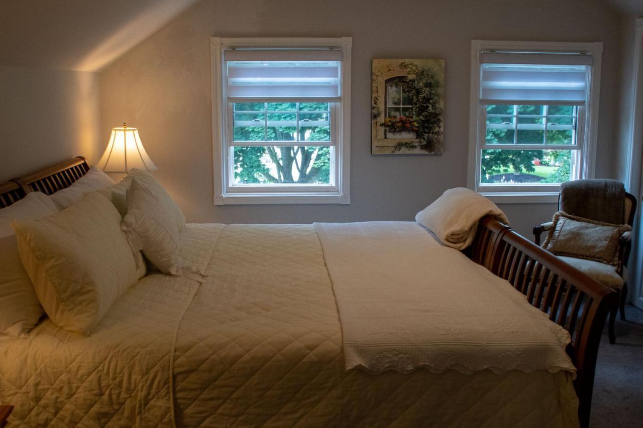 Upper Canada Coach House Niagara-on-the-Lake Екстериор снимка